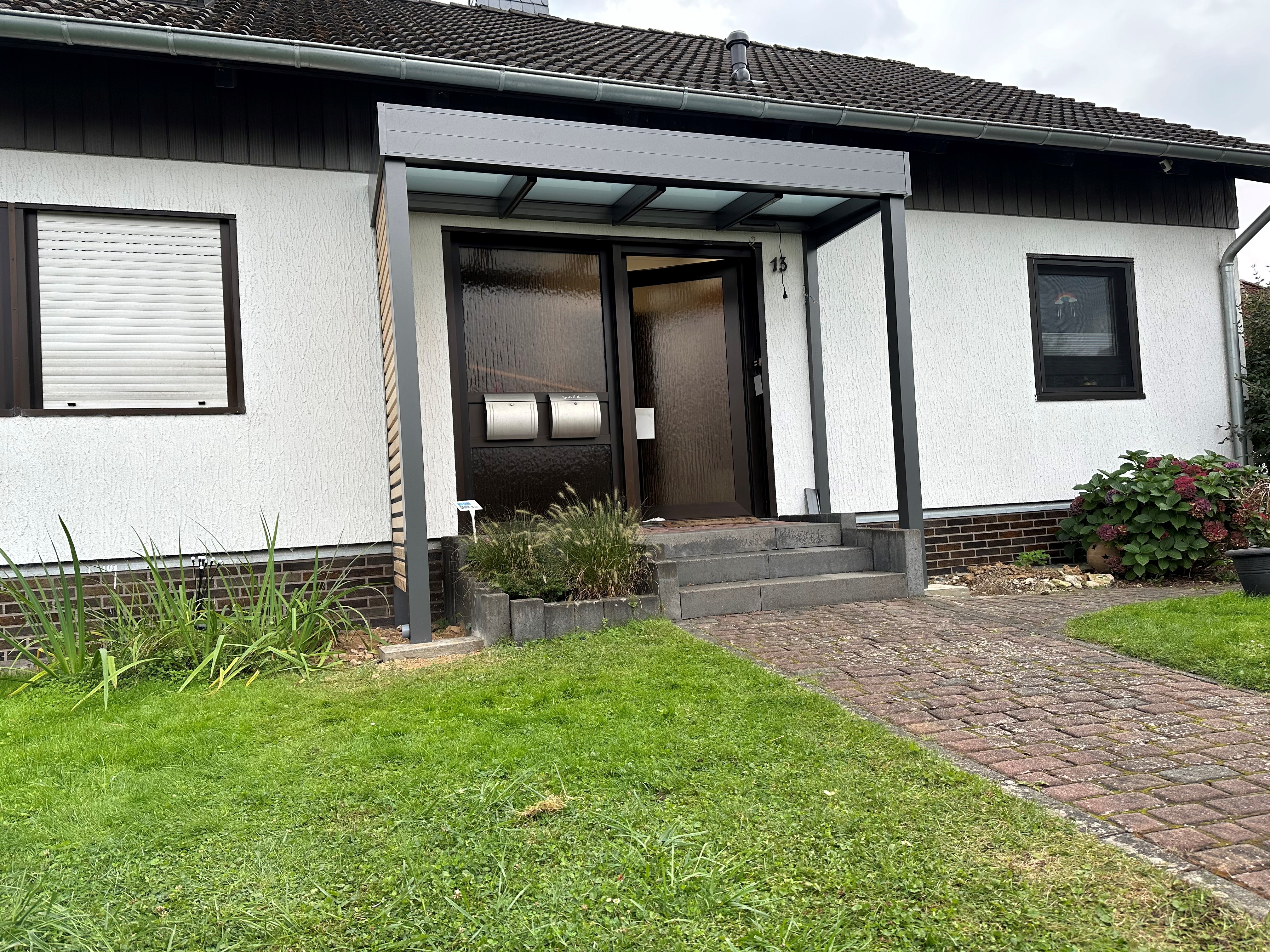 Eingangsdach 2,0 x 1,2 m Kubus-Optik mit Seitenteil