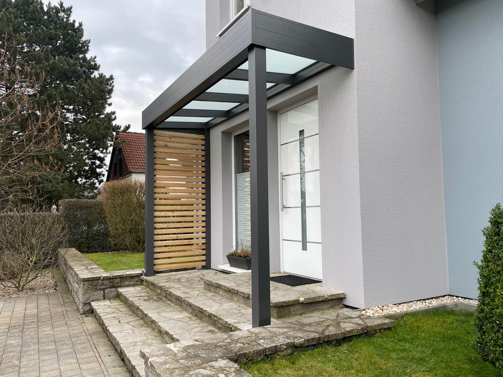 Eingangsdach 2,25 x 1,5 m Kubus-Optik mit Seitenteil